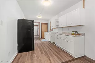 277 Fountain St, Akron, OH 44306 - Photo 9