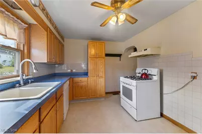 81 S Edgehill Avenue, Austintown, OH 44515 - Photo 9