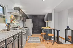 1043 Slosson St, Akron, OH 44320 - Photo 9