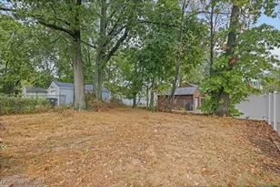 1043 Slosson St, Akron, OH 44320 - Photo 37