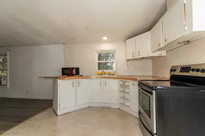 12032 Nicki Lane, Chardon, OH 44024 - Photo 7