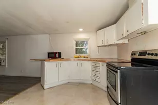 12032 Nicki Ln, Chardon, OH 44024 - Photo 7