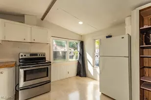 12032 Nicki Ln, Chardon, OH 44024 - Photo 9