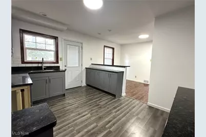 3000 Parkman Road NW, Warren, OH 44485 - Photo 7