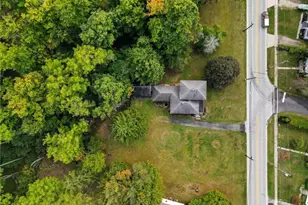 613 Sherman St, Geneva, OH 44041 - Photo 3