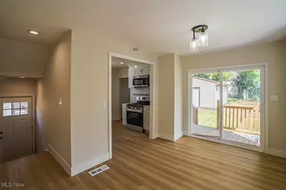 2323 SW 11th Street SW, Akron, OH 44314 - Photo 5