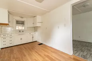 1322 Struble Ave NE, Canton, OH 44705 - Photo 9