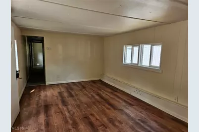 2305 E Waterloo Road, Akron, OH 44312 - Photo 3