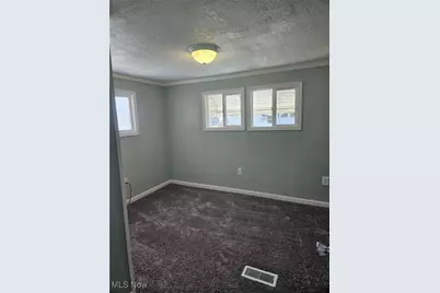 2305 E Waterloo Road, Akron, OH 44312 - Photo 7