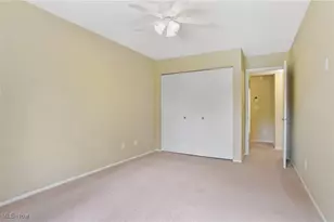 881 Hampton Ridge Dr, Akron, OH 44313 - Photo 25