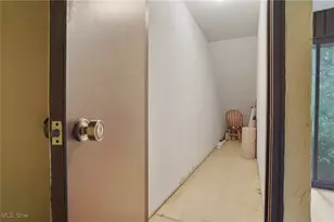 881 Hampton Ridge Dr, Akron, OH 44313 - Photo 31