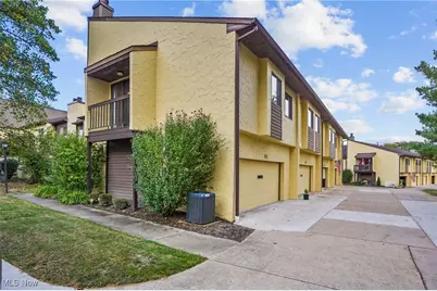 881 Hampton Ridge Drive, Akron, OH 44313 - Photo 35