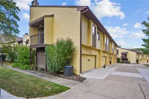 881 Hampton Ridge Dr, Akron, OH 44313 - Photo 35