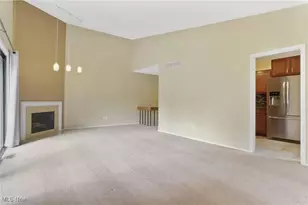 881 Hampton Ridge Dr, Akron, OH 44313 - Photo 11