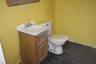 143 Hickory St, Andover, OH 44003 - Photo 5