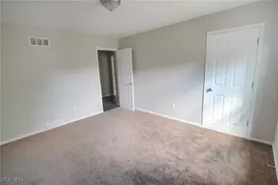 3630 Joyce Ann Dr, Youngstown, OH 44511 - Photo 27