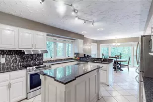 1785 Fairlawn Knolls Dr, Akron, OH 44313 - Photo 11