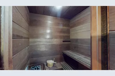 1785 Fairlawn Knolls Drive, Akron, OH 44313 - Photo 27