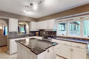 1785 Fairlawn Knolls Dr, Akron, OH 44313 - Photo 13