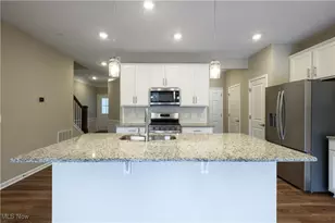 950-4 Memory Ln, Aurora, OH 44202 - Photo 5