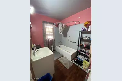 9422 Dickens Avenue, Loveland, OH 44104 - Photo 11