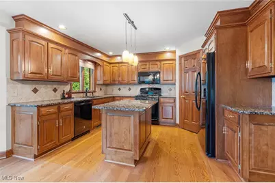 6446 Tallwood Circle NW, Canton, OH 44718 - Photo 23