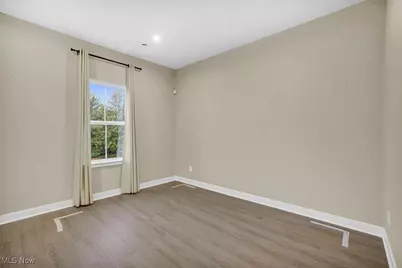 316 E Reno Drive, Louisville, OH 44641 - Photo 11