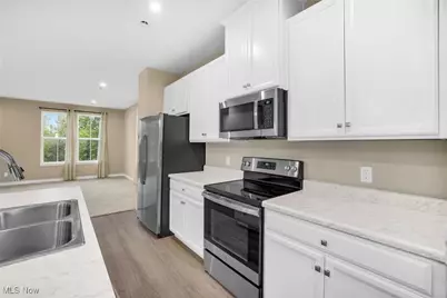 316 E Reno Drive, Louisville, OH 44641 - Photo 7