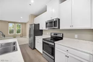 316 E Reno Dr, Louisville, OH 44641 - Photo 7