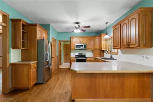 6180 Edison St NE, Hartville, OH 44632 - Photo 9