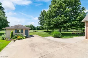 6180 Edison St NE, Hartville, OH 44632 - Photo 41