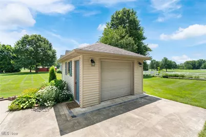 6180 Edison Street NE, Hartville, OH 44632 - Photo 37