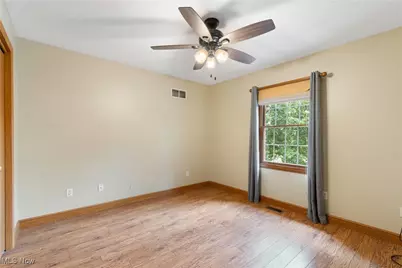 6180 Edison Street NE, Hartville, OH 44632 - Photo 25