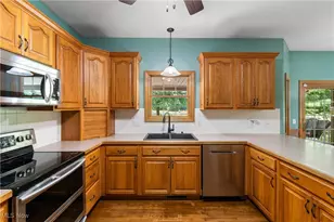 6180 Edison St NE, Hartville, OH 44632 - Photo 7