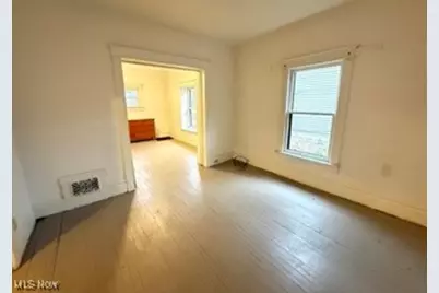 518 Rentschler Street, Akron, OH 44304 - Photo 9