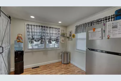 1121 Clark Street, Cambridge, OH 43725 - Photo 15