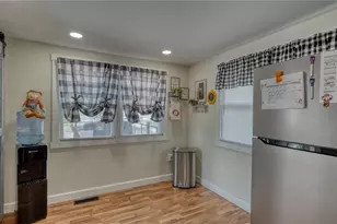 1121 Clark St, Cambridge, OH 43725 - Photo 15