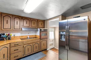 146 N 15th St, Weirton, WV 26062 - Photo 9