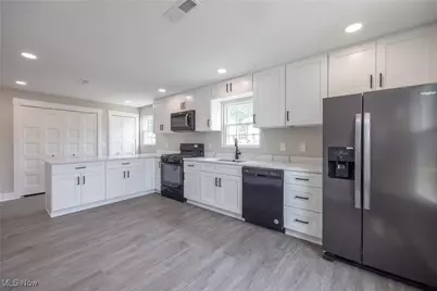 1836 E 294th Street, Wickliffe, OH 44092 - Photo 3