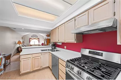 8050 Harbor Creek Drive #2402, Mentor on the Lake, OH 44060 - Photo 9