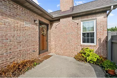8050 Harbor Creek Drive #2402, Mentor on the Lake, OH 44060 - Photo 3