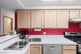 8050 Harbor Creek Dr, Mentor on the Lake, OH 44060 - Photo 11