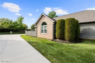 8050 Harbor Creek Dr, Mentor on the Lake, OH 44060 - Photo 27