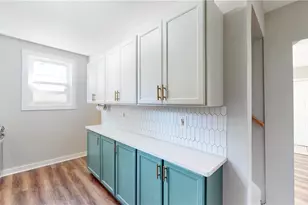 653 Washington Ave, Barberton, OH 44203 - Photo 9