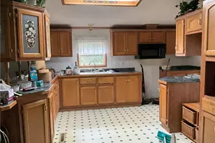 21 Cedar St, New London, OH 44851 - Photo 3