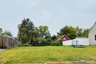 902 Chinook Ave, Akron, OH 44305 - Photo 1