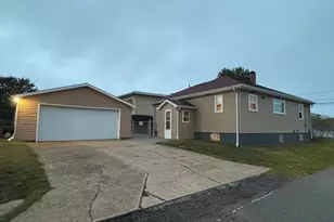 103 Marie Ave, Weirton, WV 26062 - Photo 5