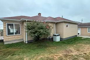 103 Marie Ave, Weirton, WV 26062 - Photo 3