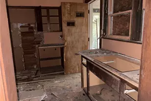 737 Vernon Odom Blvd, Akron, OH 44307 - Photo 11