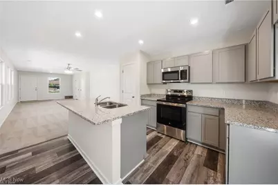 2918 Forest Lane, Lorain, OH 44053 - Photo 3